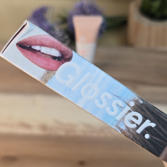 Glossier Coconut Balm Dotcom Universal Salve For Skin Full Size New - Picture 5 of 8